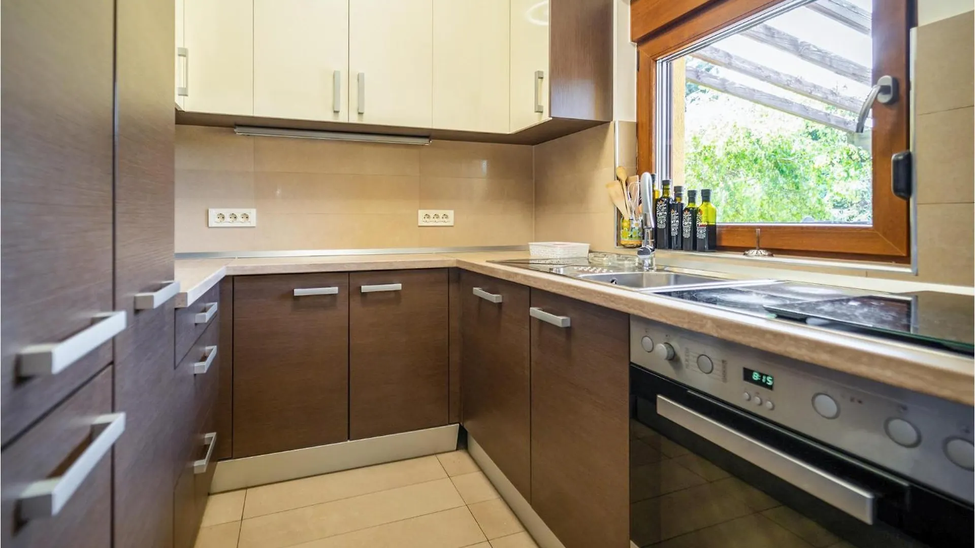 3 Bedroom Stunning Home In Vrata
